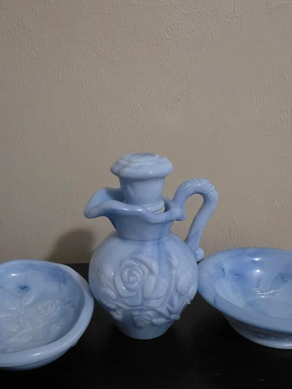 Avon vintage may 1978 blue bathroom set with rose ( needs to be cleaned)